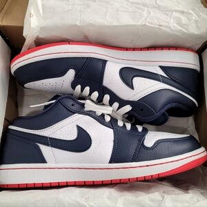 Air Jordan 1 Low USA Midnight Navy Red White 553558-401 Size 10 Gently Used